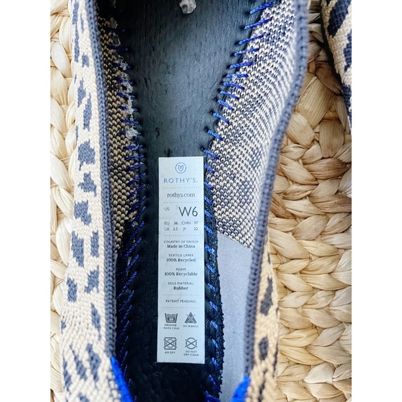 Rothys Leopard Print Points RETIRED 6 - Picture 4 of 8